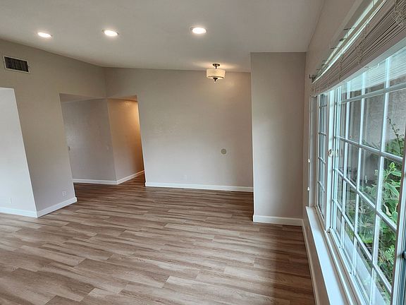 5th image of 9987 Holly St