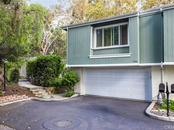 936 Hollow Brook Ln, Costa Mesa, CA 92626