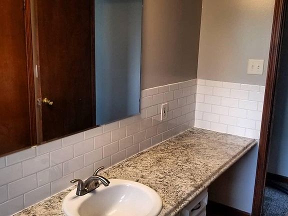 3rd image of 103 Lou Dr