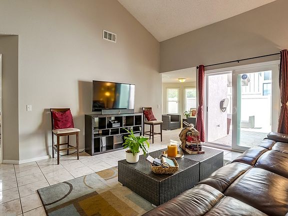 4th image of 1323 Manzana Way