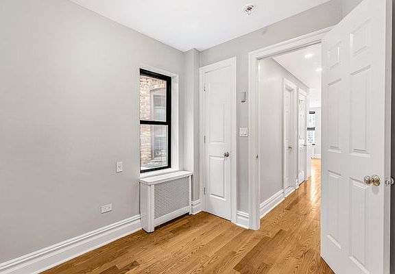 3rd image of 544 W 50th St #5F