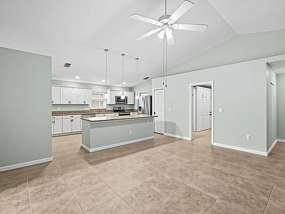 3rd image of 5925 Foxtail Way