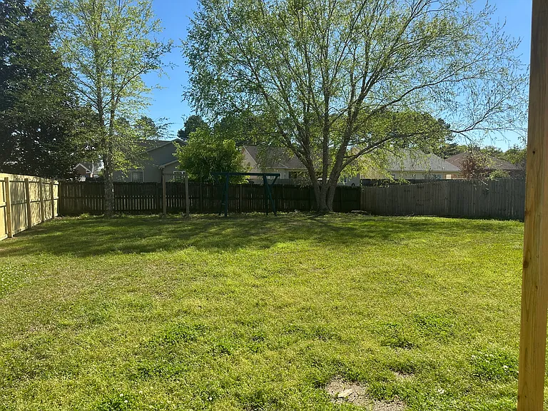 215 Ontario Dr — Photo 12