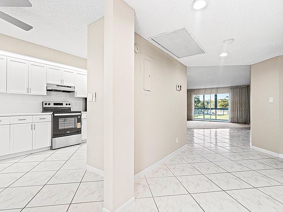2nd image of 1606 Abaco Drive #H2