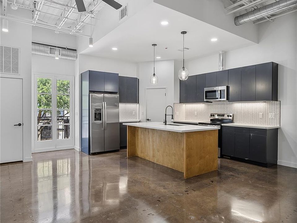 1st image of 3401 Louisiana St #202