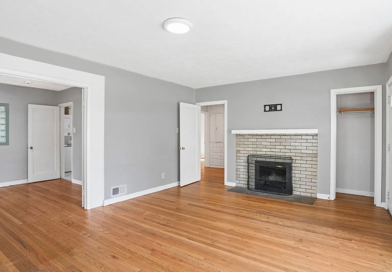 611 University Ave. — Photo 4