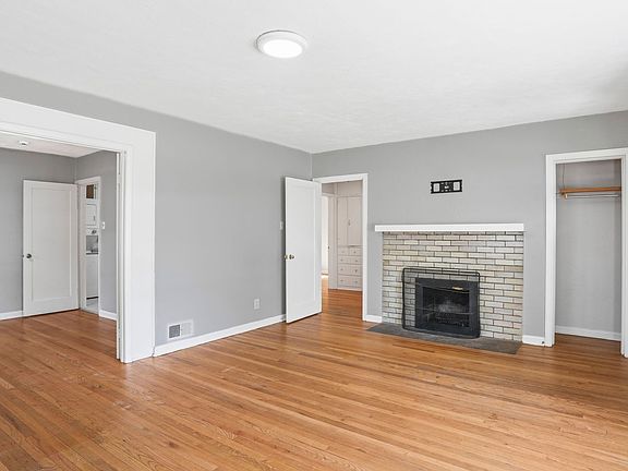 4th image of 611 University Ave