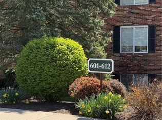 608 Bonnie Brae Dr, Coraopolis, PA