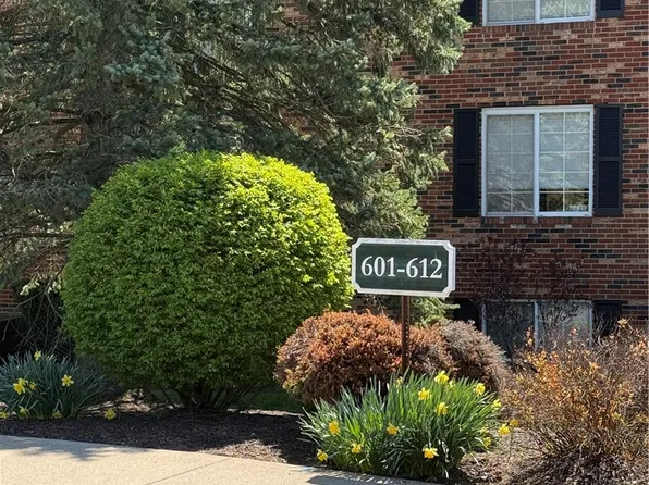 608 Bonnie Brae Dr, Coraopolis, PA 15108