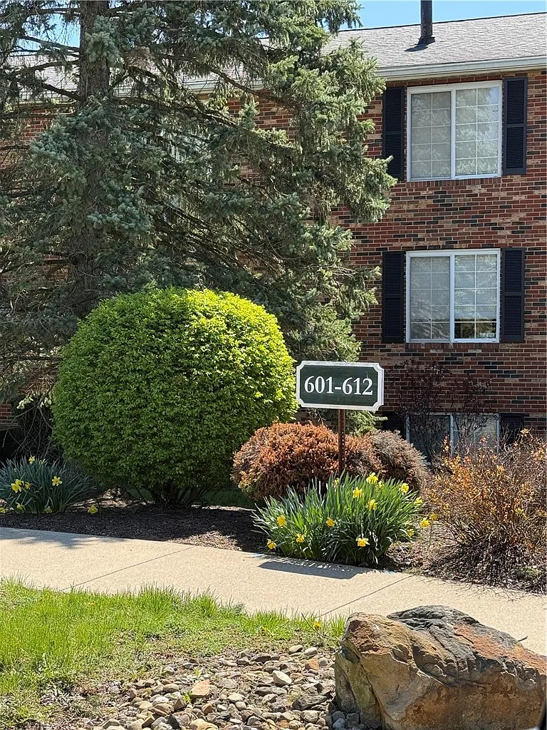 608 Bonnie Brae Dr photo 1