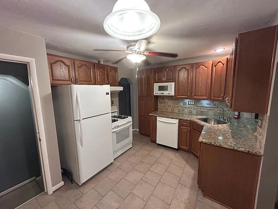 1st image of 3023 N Alexander Ave