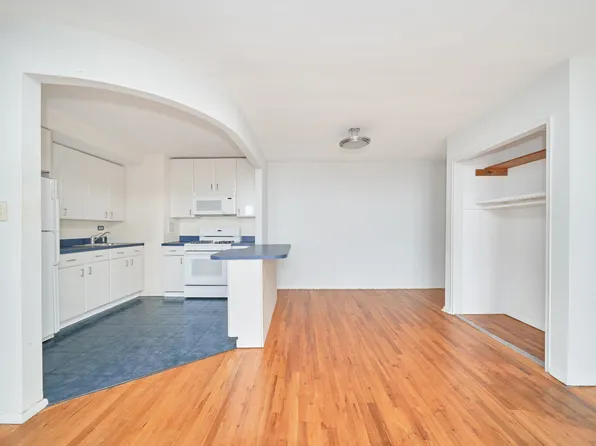 1530 East 8th Street image 3 of 11