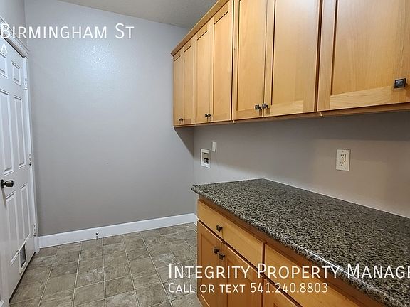 5th image of 1017 Birmingham St