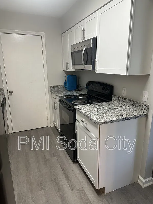 2 bed, 1.0 bath, 984 sqft, $1,150 — Photo 4