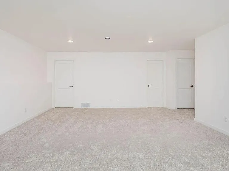 1521 Keystone Cir NE — Photo 20