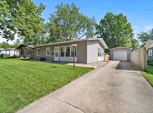 1907 Cloud St, Bloomington, IL 61701