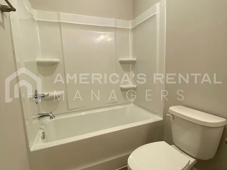 1300 Brookhaven Dr — Photo 15