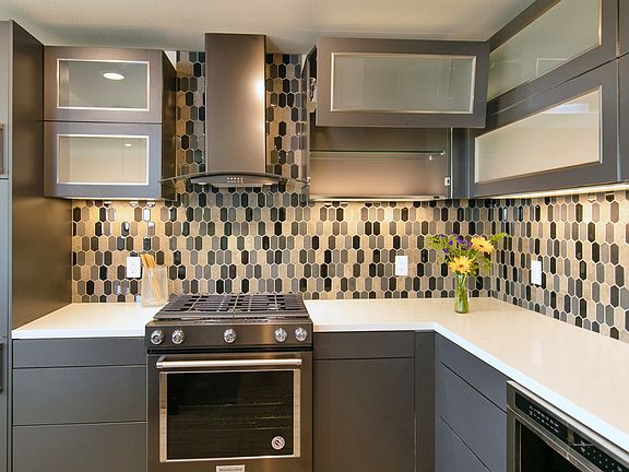 5th image of 1048 Monroe St Unit 212