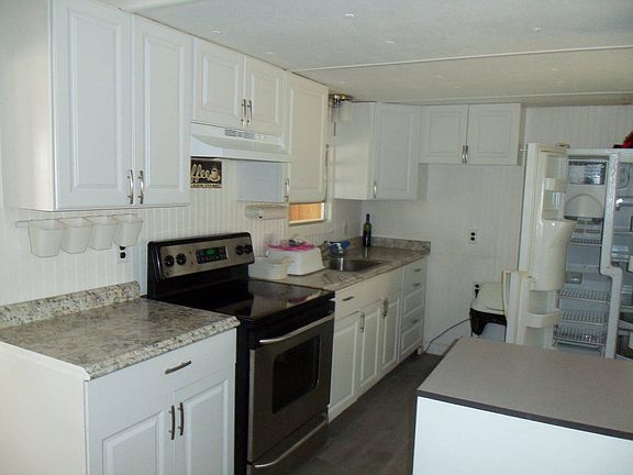 4th image of 19 Tyler Ln