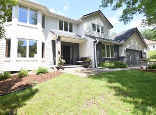 112 Innsbrook Ln, Burnsville, MN 55306