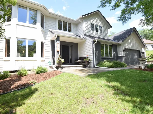 112 Innsbrook Ln, Burnsville, MN 55306