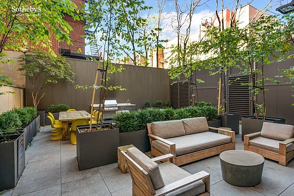 Rented by Sotheby's International Realty | media 17