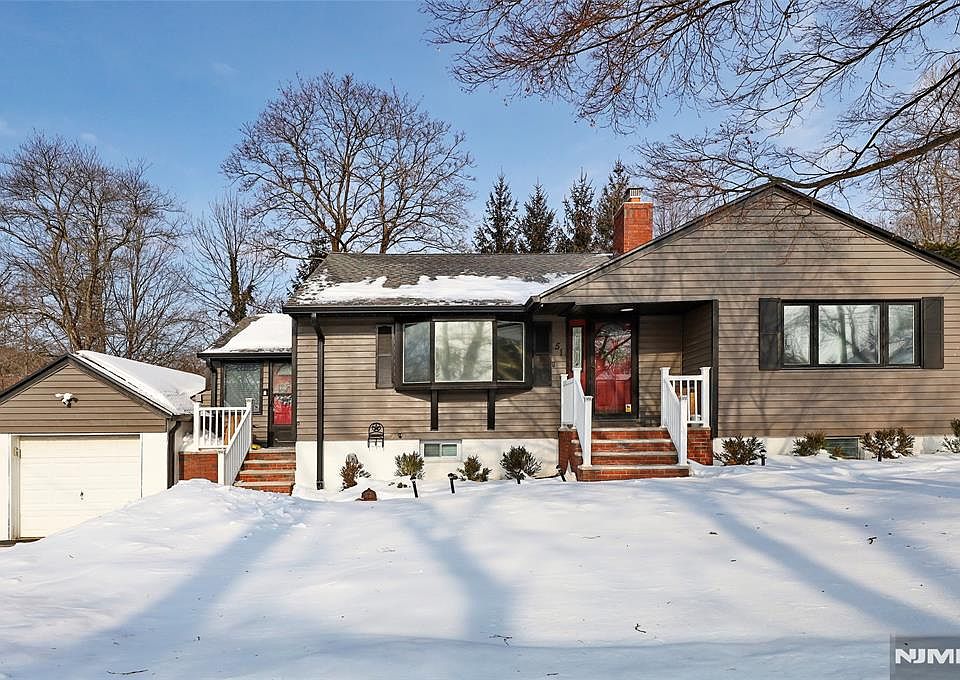 1st image of 51 Sicomac Rd