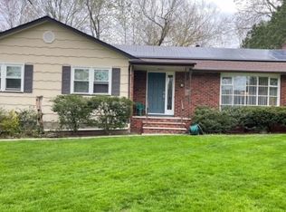 2 Ayers Ln, Clark, NJ 07066