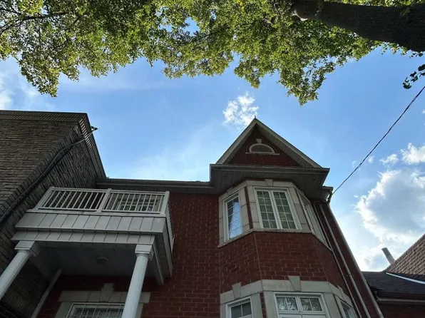 128 Denison Ave, Toronto, ON M5T 2N3