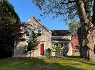 65 Oliver St, Rockland, ME 04841