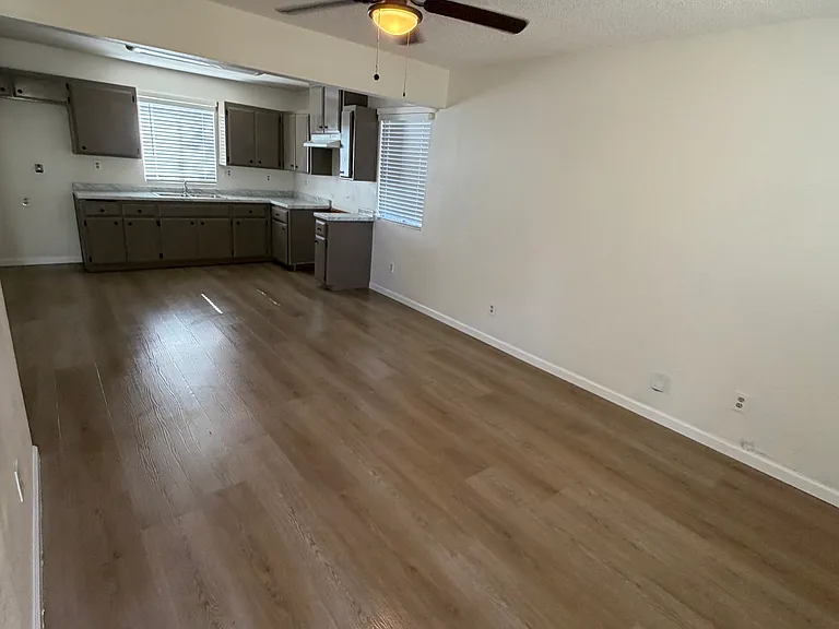 1208 Height St #B — Photo 2
