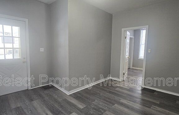 3rd image of 435 Greenwood Ave Unit 1