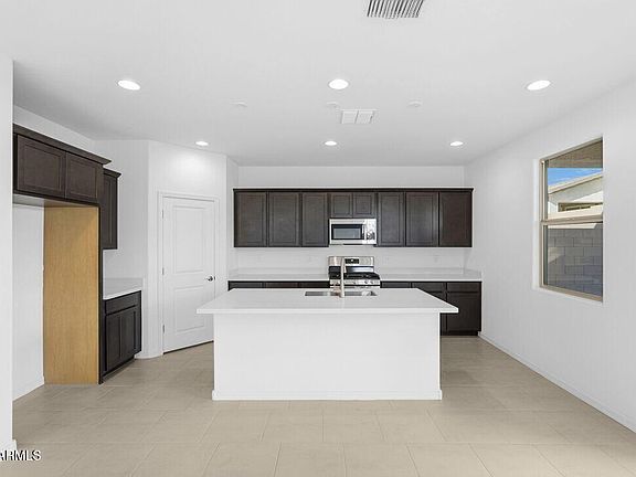 5th image of 25228 N 165TH Lane