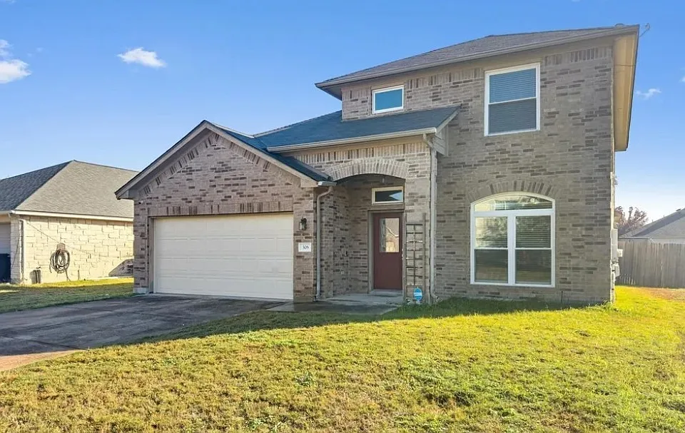 306 Lone Star Blvd