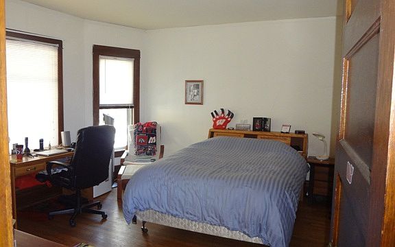 4th image of 18-20 Lathrop St #1290803