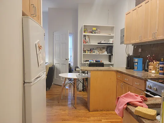 Rented by Chartwell Manhattan Realty | media 25