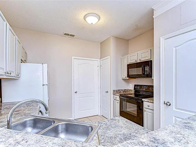 17942 Villa Creek Dr #17942 — Photo 22