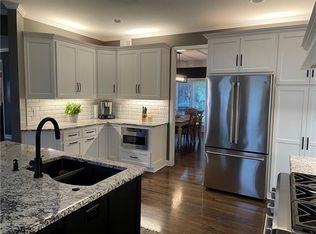 5828 W 145th St, Overland Park, KS 66223