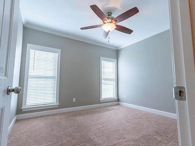129 Belmont Dr — Photo 11