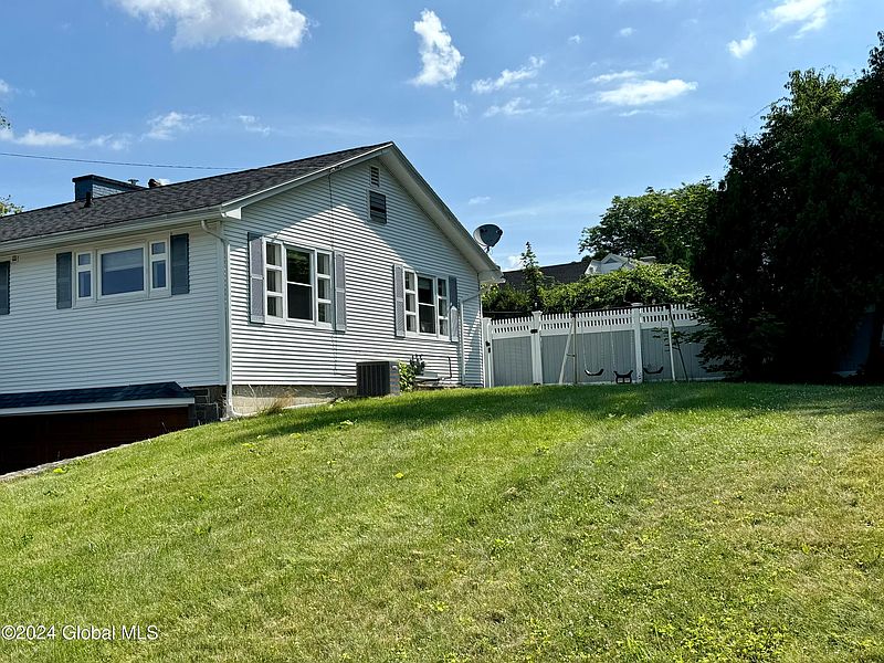 5th image of 12 Ridge Road