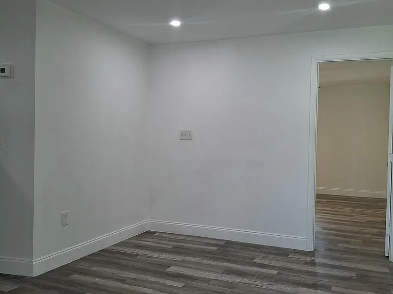 1097 Wilkinson Rd #B — Photo 9
