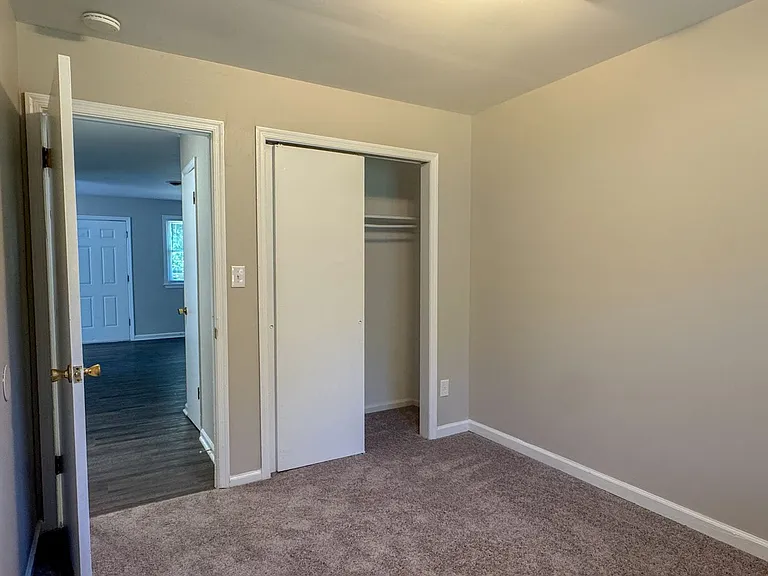 810 E Poythress St #A — Photo 12