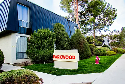 Parkwood Apartments Photo 1