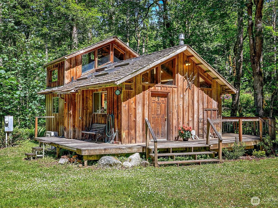 1st image of 2687 Center Road