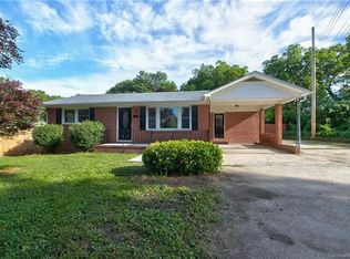 912 North Dr, Mount Holly, NC 28120