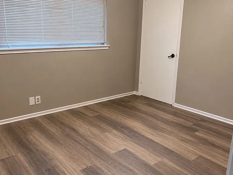 522 West Oak — Photo 18