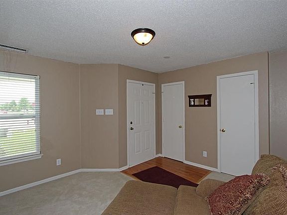 3rd image of 10293 Apple Blossom Cir