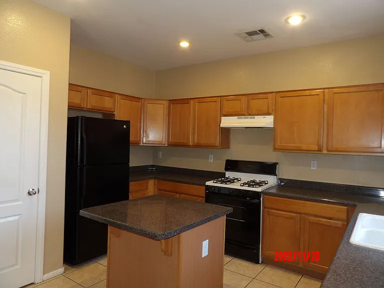 3776 Lodina Ct — Photo 15