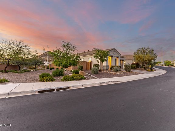3rd image of 2314 E QUESTA Drive