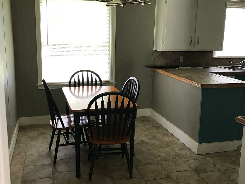 1st image of 613 Gardenia St